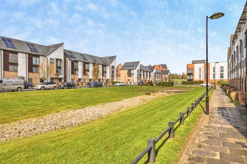 2 bedroom flat for sale, Knot Tiers Drive, Upton, Northampton