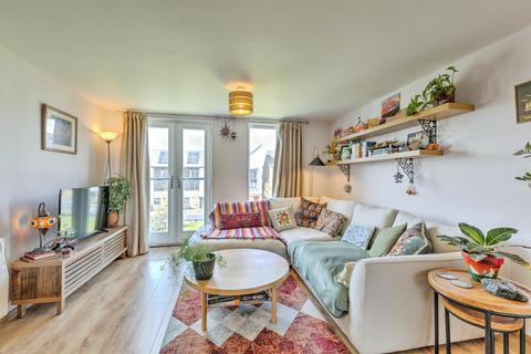 2 bedroom flat for sale, Knot Tiers Drive, Upton, Northampton