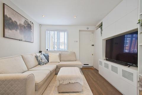 2 bedroom end of terrace house for sale, Nuthatch Gardens, London, SE28