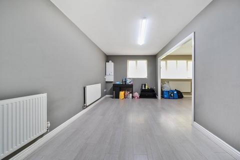 1 bedroom flat to rent, Miles Road, Mitcham, CR4