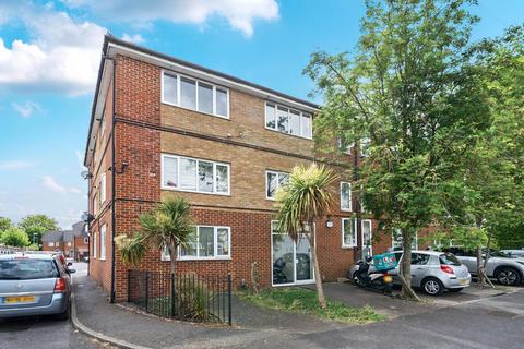 1 bedroom flat to rent, Miles Road, Mitcham, CR4