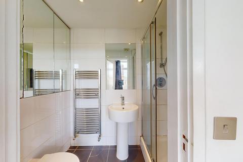 2 bedroom flat to rent, Catford Hill