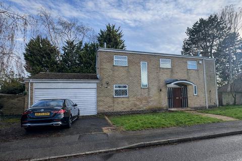 4 bedroom detached house for sale, 7 Stoughton Close, Oadby, Leicester, LE2 4DT