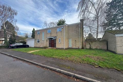 4 bedroom detached house for sale, 7 Stoughton Close, Oadby, Leicester, LE2 4DT
