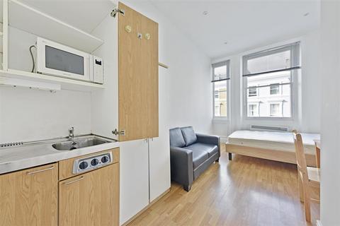 Studio to rent, Collingham Place, London SW5