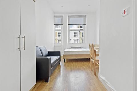 Studio to rent, Collingham Place, London SW5