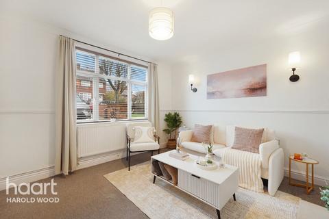 3 bedroom semi-detached house for sale, Longtown Road, Romford