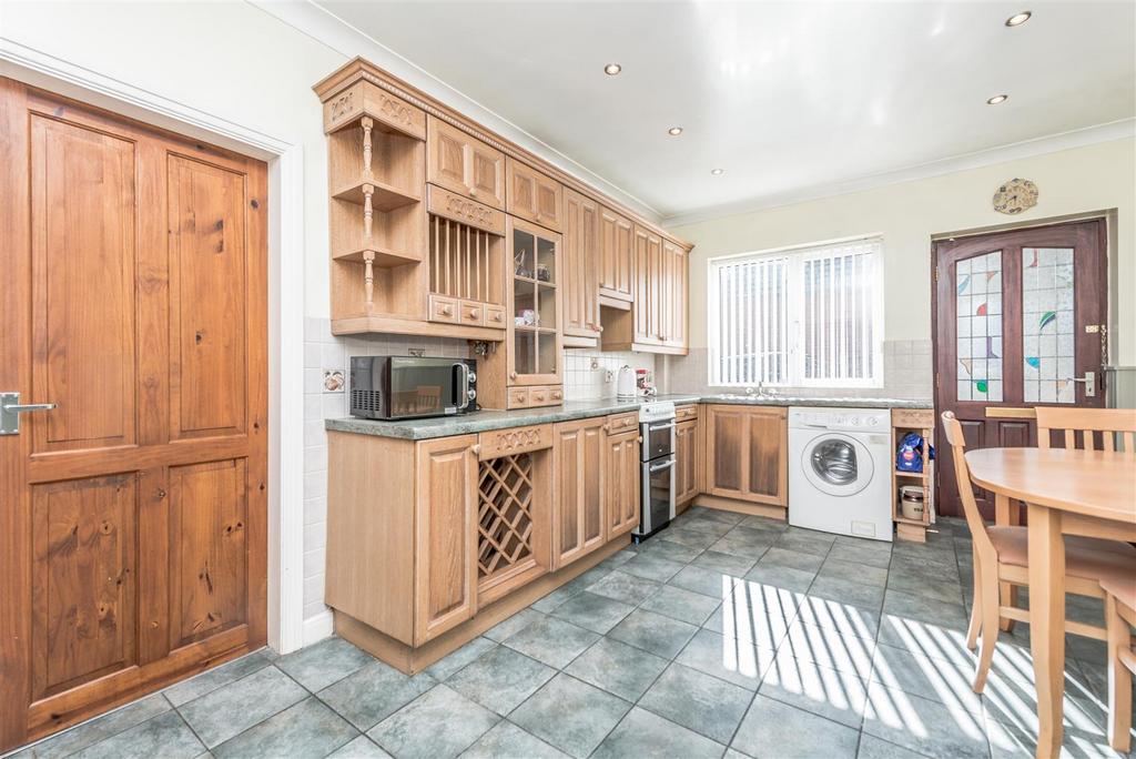 Fitted Dining Kitchen: