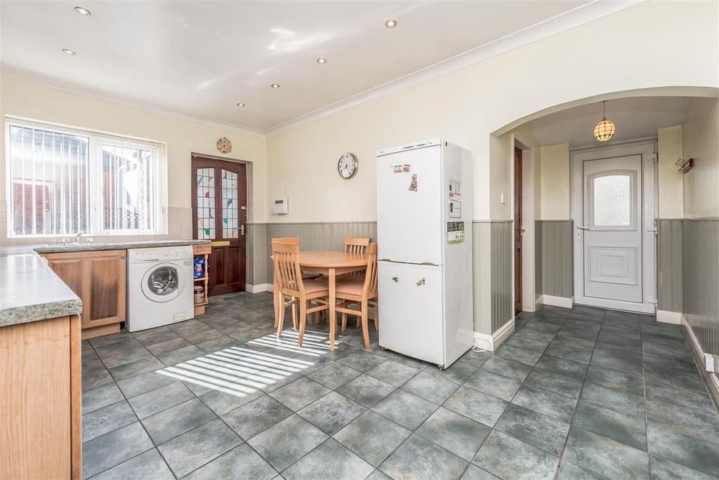 Fitted Dining Kitchen: