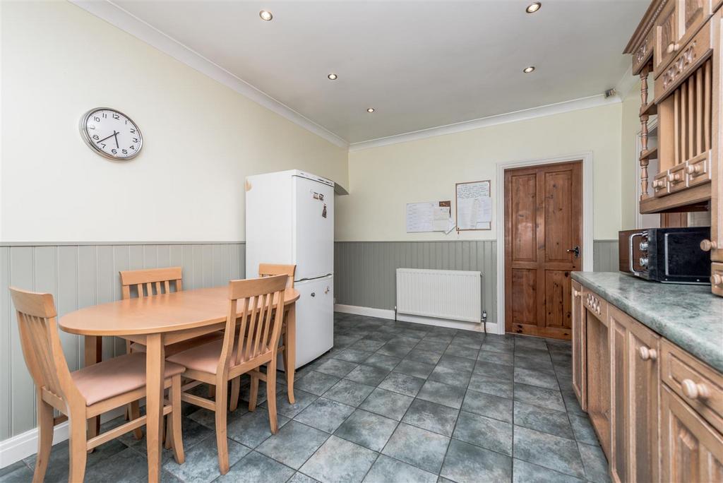 Fitted Dining Kitchen: