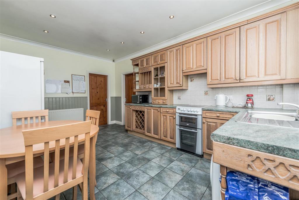 Fitted Dining Kitchen: