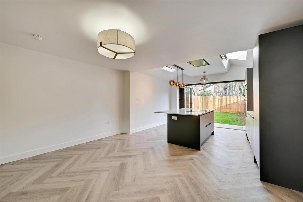 Daniels 1a Minet Gardens, NW10 011.jpg