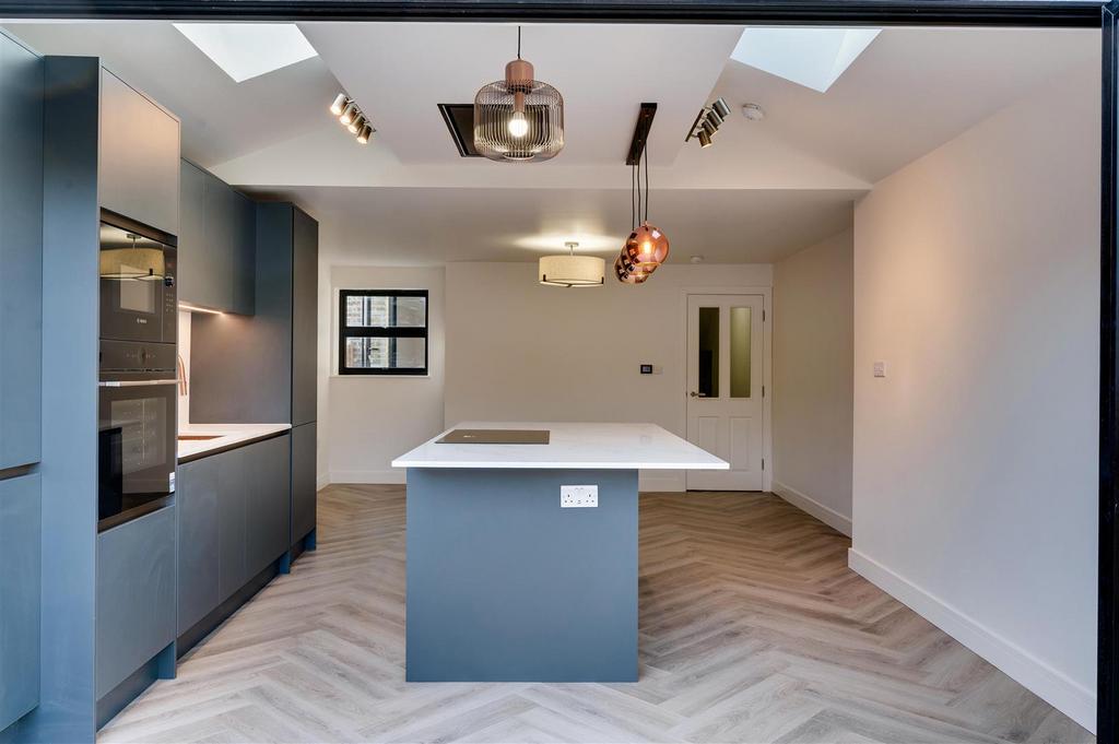 Daniels 1a Minet Gardens, NW10 017.jpg