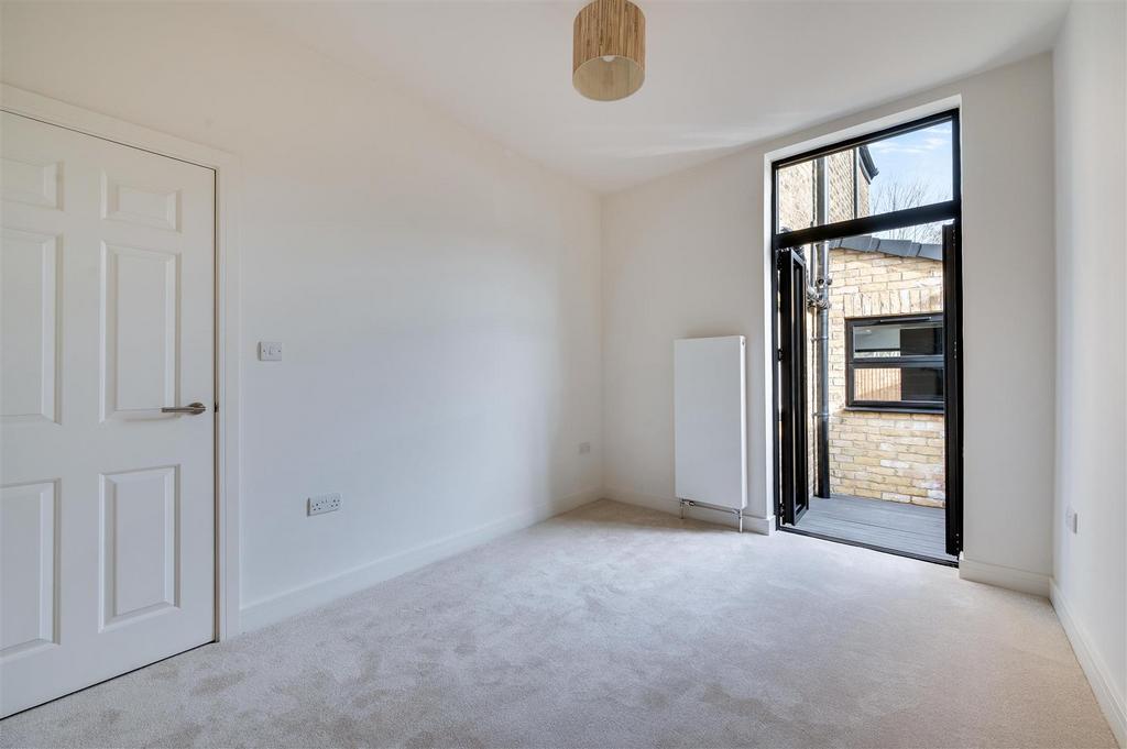 Daniels 1a Minet Gardens, NW10 004.jpg