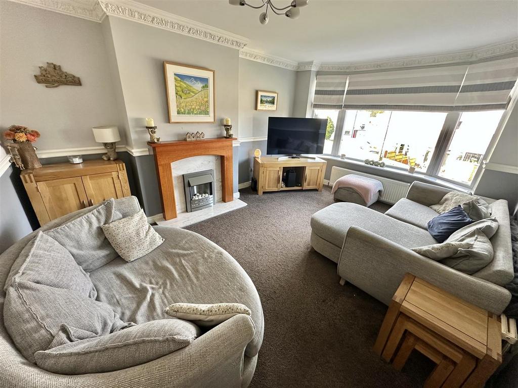 28 Cornmill Crescent - 3.jpeg