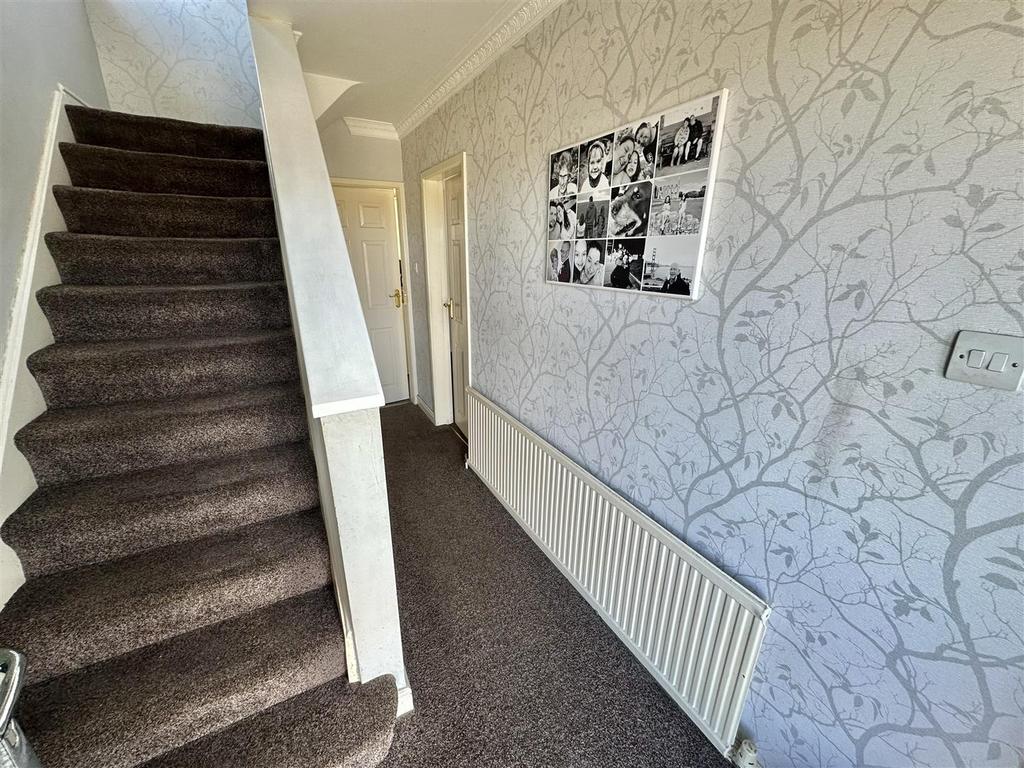 28 Cornmill Crescent - 1.jpeg