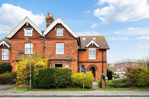 undefined, Station Rd, Surrey RH1