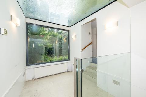 undefined, Molyneux Street, London W1H