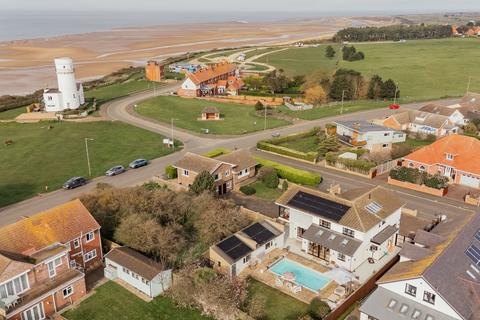 4 bedroom detached house for sale, Elegant Coastal Home in Lighthouse End of Hunstanton