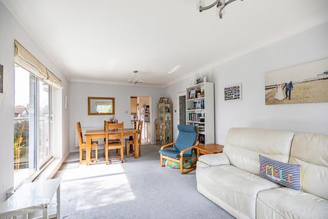2 bedroom flat for sale, F5, 8 Queens Park West Drive, Bournemouth, BH8