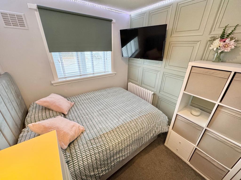 Whitlees Court, Ardrossan bed three