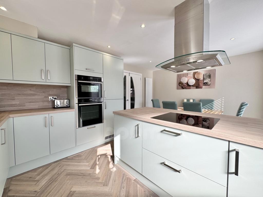 Whitlees Court, Ardrossan kitchen