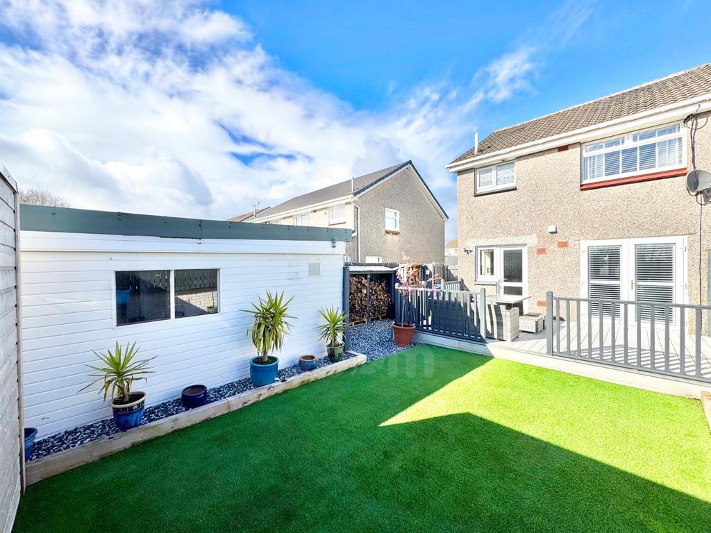 Whitlees Court, Ardrossan garden