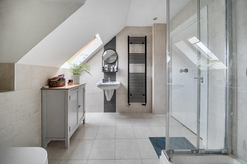 2 bedroom flat for sale, Stile Hall Gardens, Chiswick, London, W4