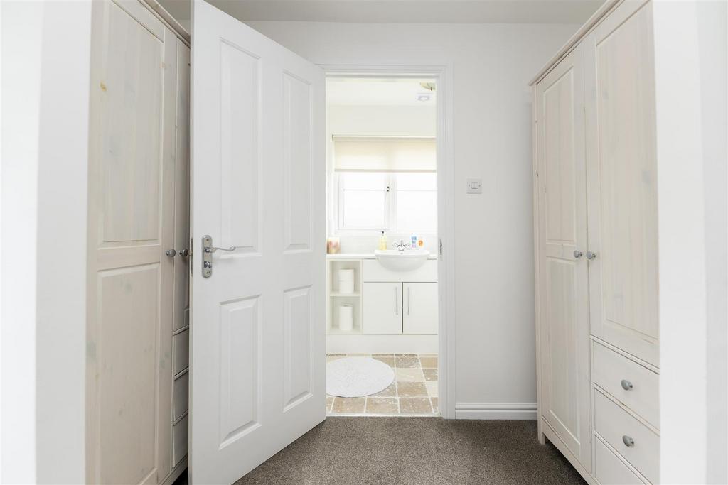 BEDROOM TO ENSUITE.jpg