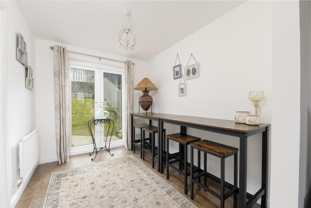 DINING ROOM .jpg