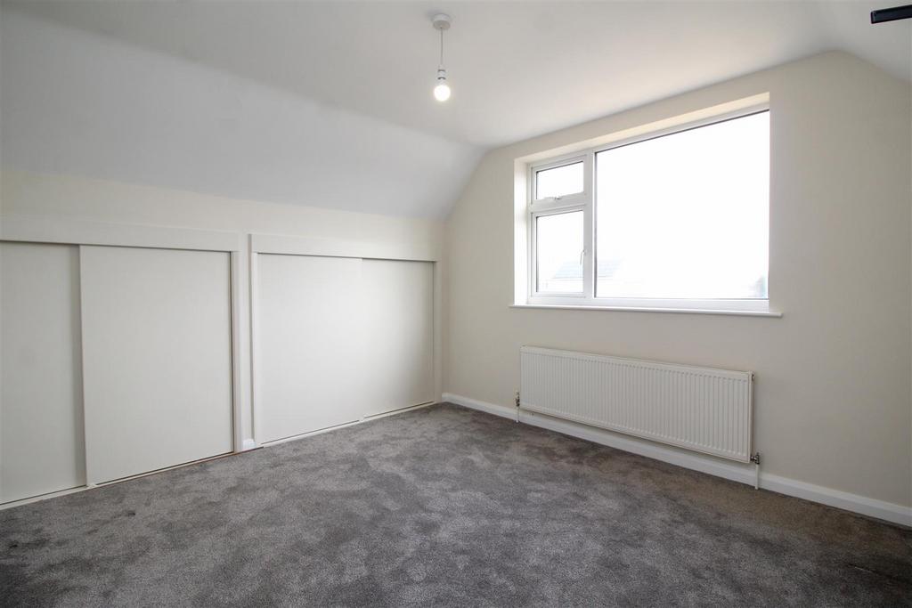Bedroom 1 .JPG