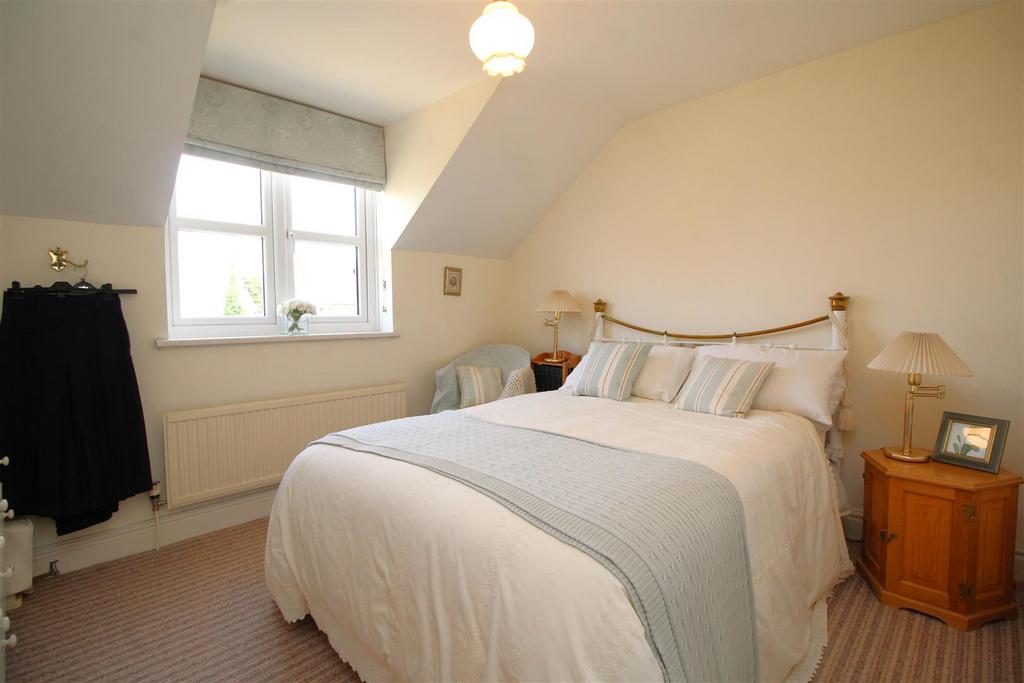 Bedroom 3 .JPG