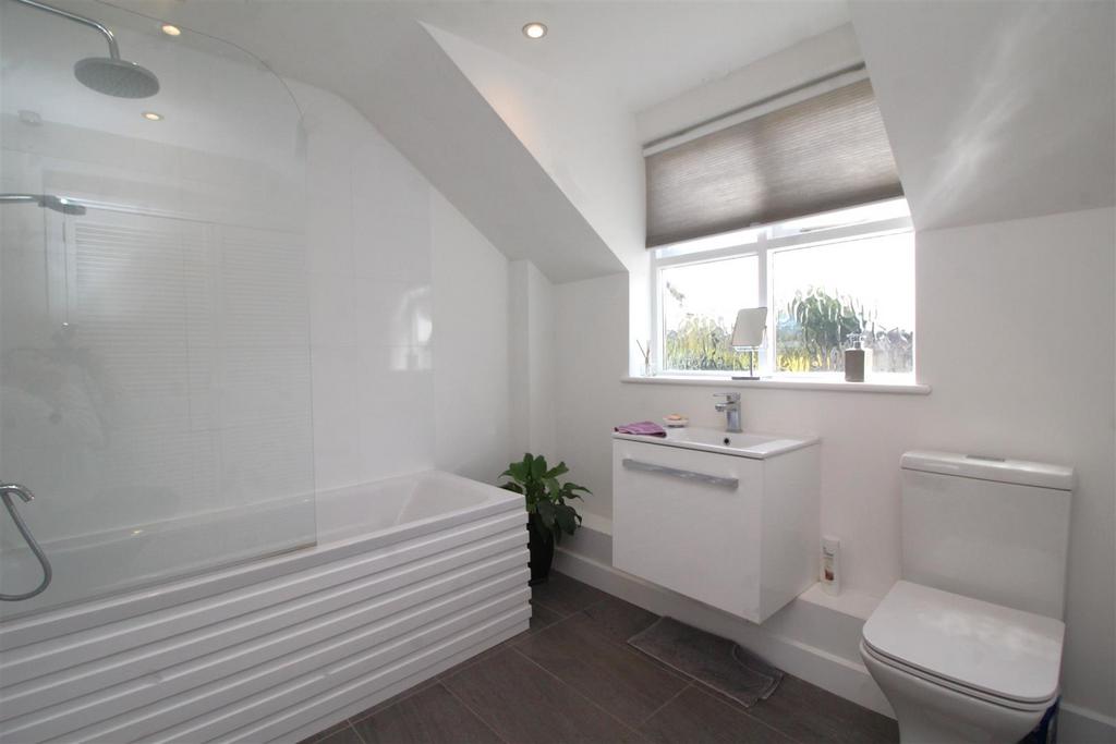 Bathroom .JPG