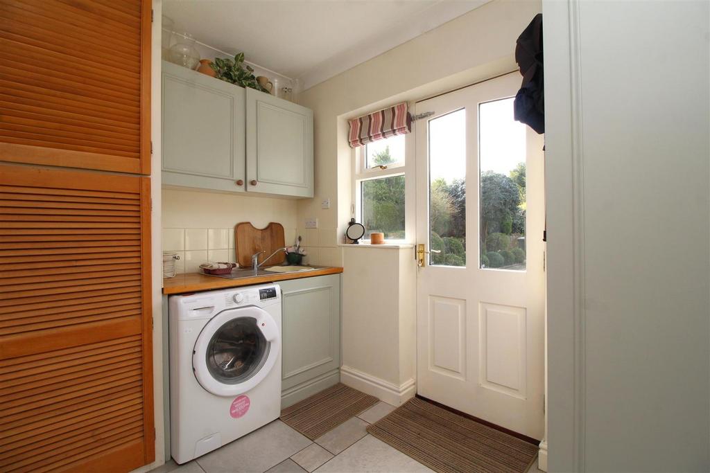 Utility room .JPG