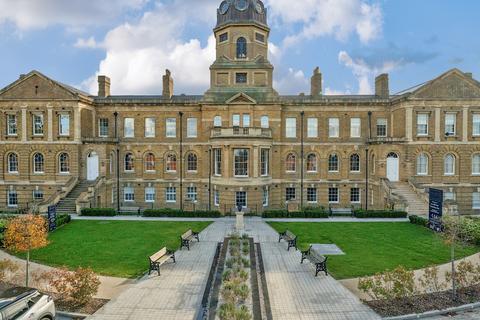 2 bedroom flat for sale, Leishman Views, Aldershot, GU11