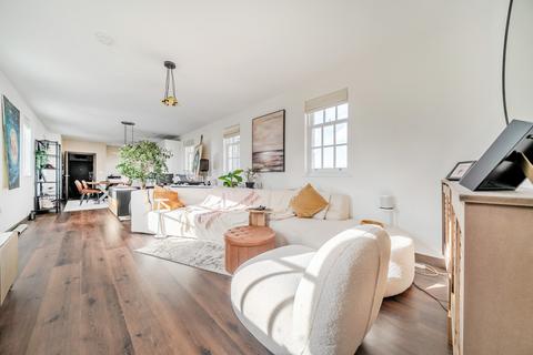 2 bedroom flat for sale, Leishman Views, Aldershot, GU11