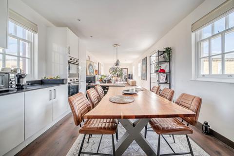 2 bedroom flat for sale, Leishman Views, Aldershot, GU11
