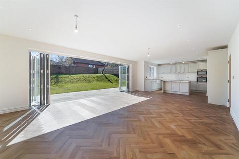 undefined, Box Hill