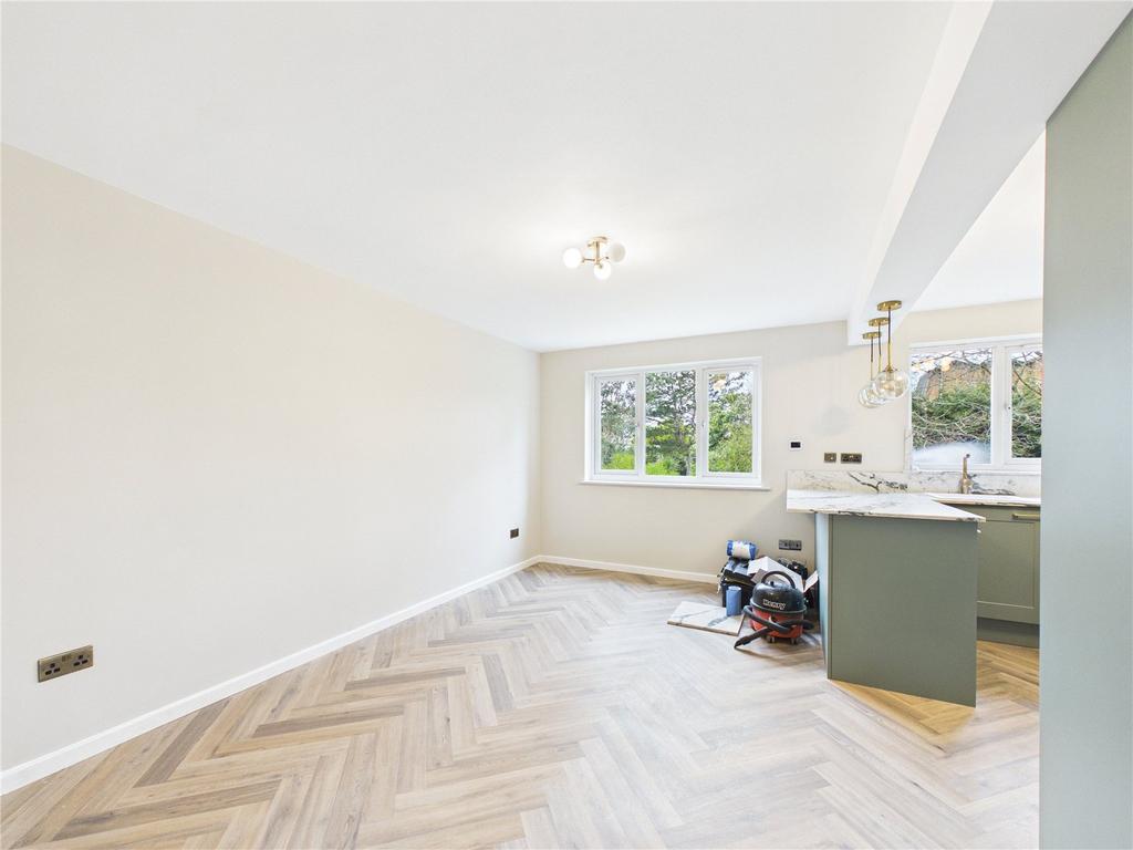 Lounge/Kitchen