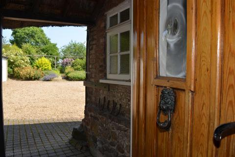 4 bedroom cottage for sale, Main Street, Queniborough, Leicestershire.