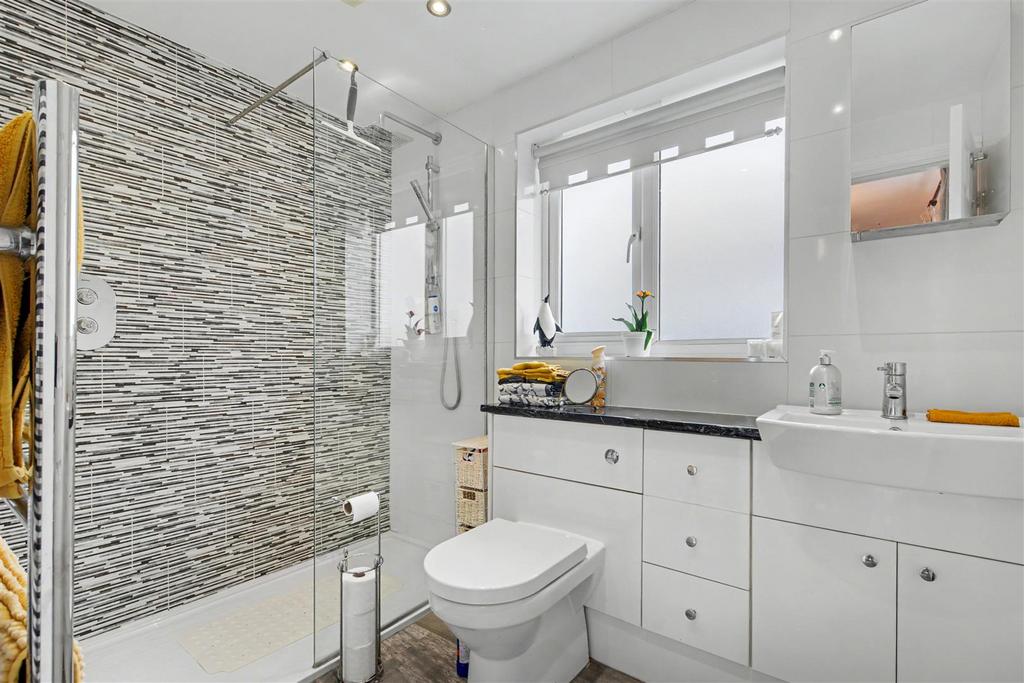 Shower Room 1.jpeg