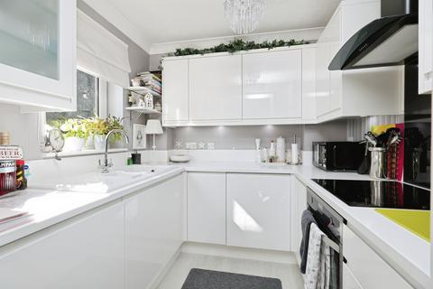 2 bedroom retirement property for sale, Heathdene Manor, Watford