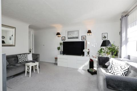 2 bedroom retirement property for sale, Heathdene Manor, Watford