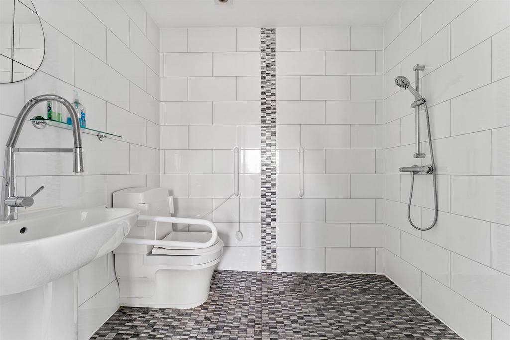 En Suite Shower Room
