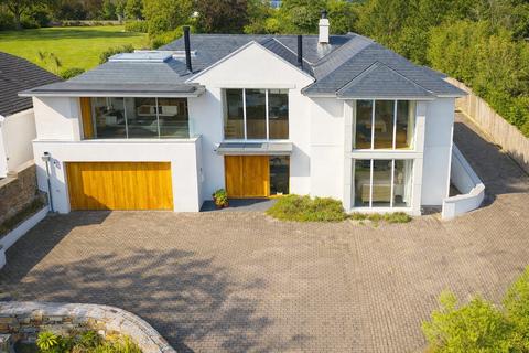 5 bedroom detached house for sale, Freshwater Lane, St Mawes.  Where river meets Sky.