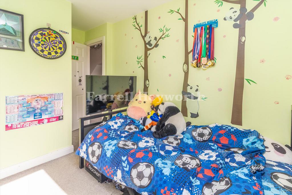 Bedroom 3 image 2