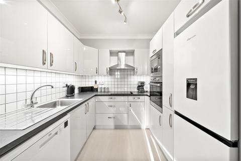 undefined, Limewood Court, Beehive