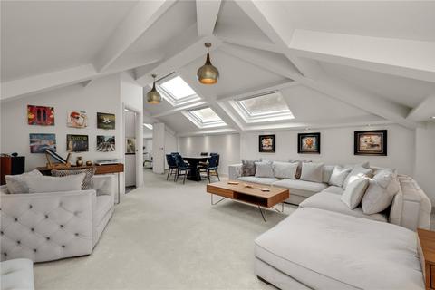 Bear Lane, Farnham, Surrey, GU9