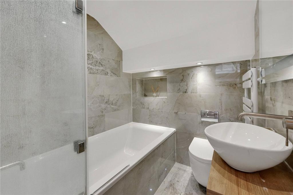 En Suite Bathroom
