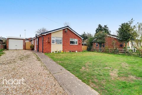 3 bedroom detached house for sale, Thorpe Lane, Eagle